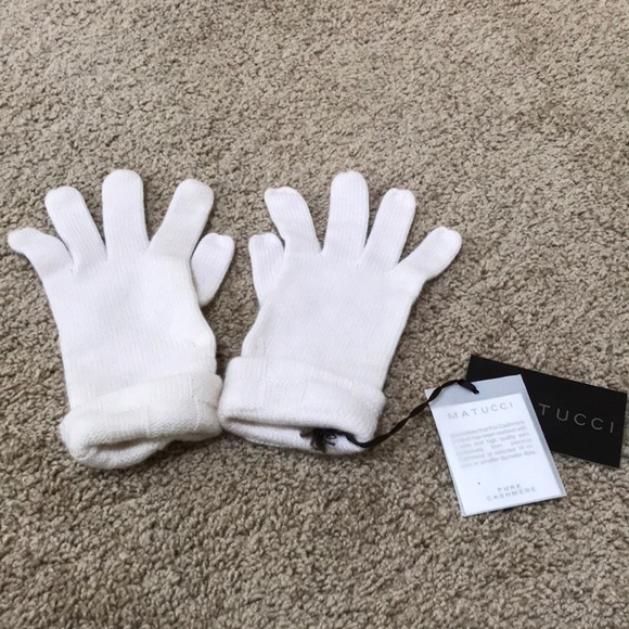 NWT! MATUCCI ivory pure cashmere gloves